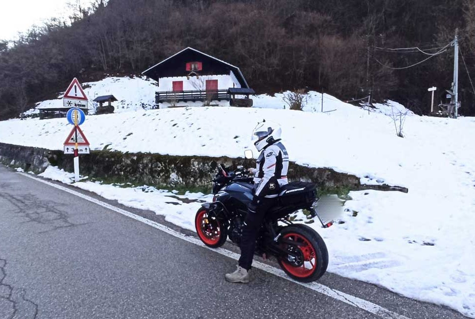 monica_ragazze_in-moto