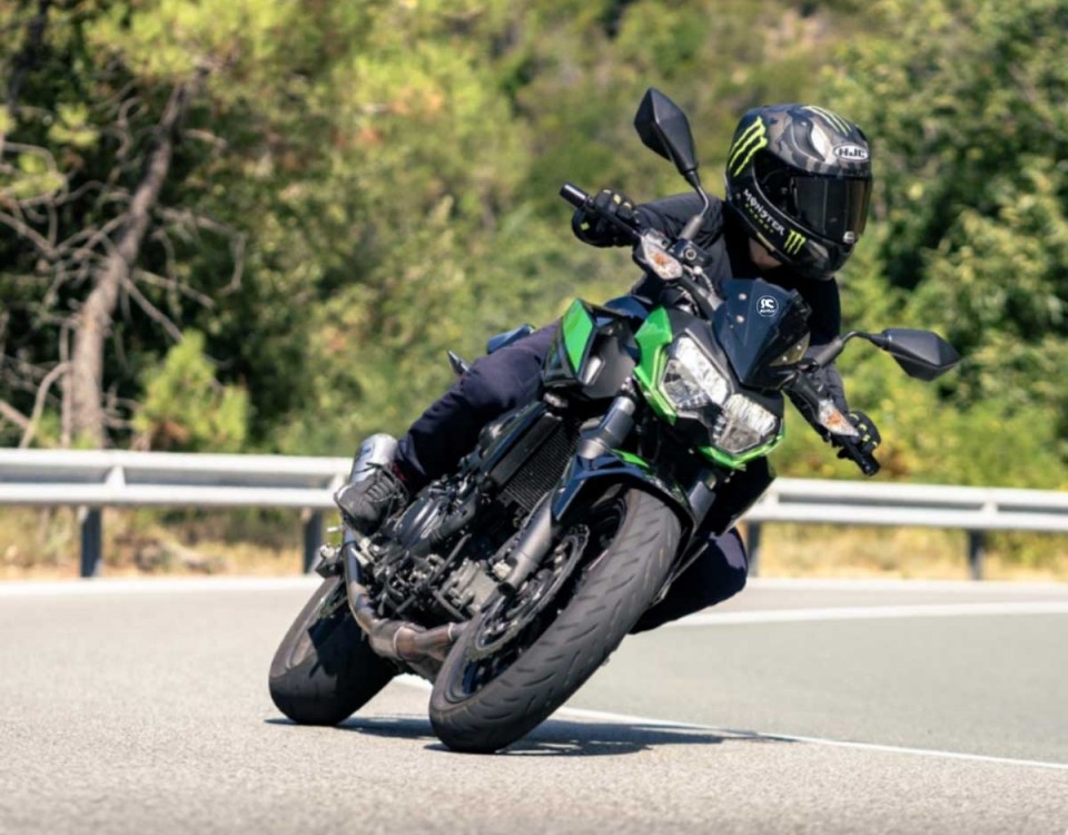 stella_ragazze_in_moto