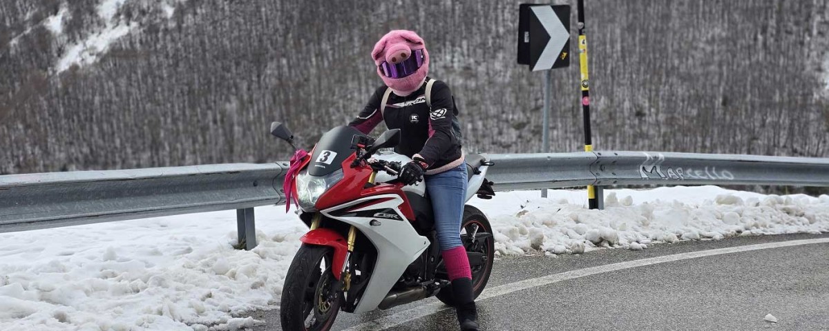 manu_ragazze_in-moto