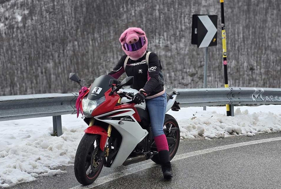 manu_ragazze_in-moto