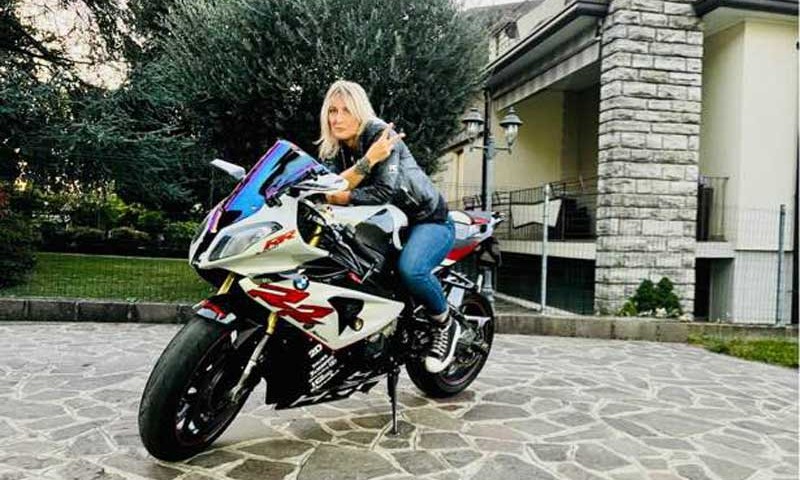 paola_ragazze-in-moto