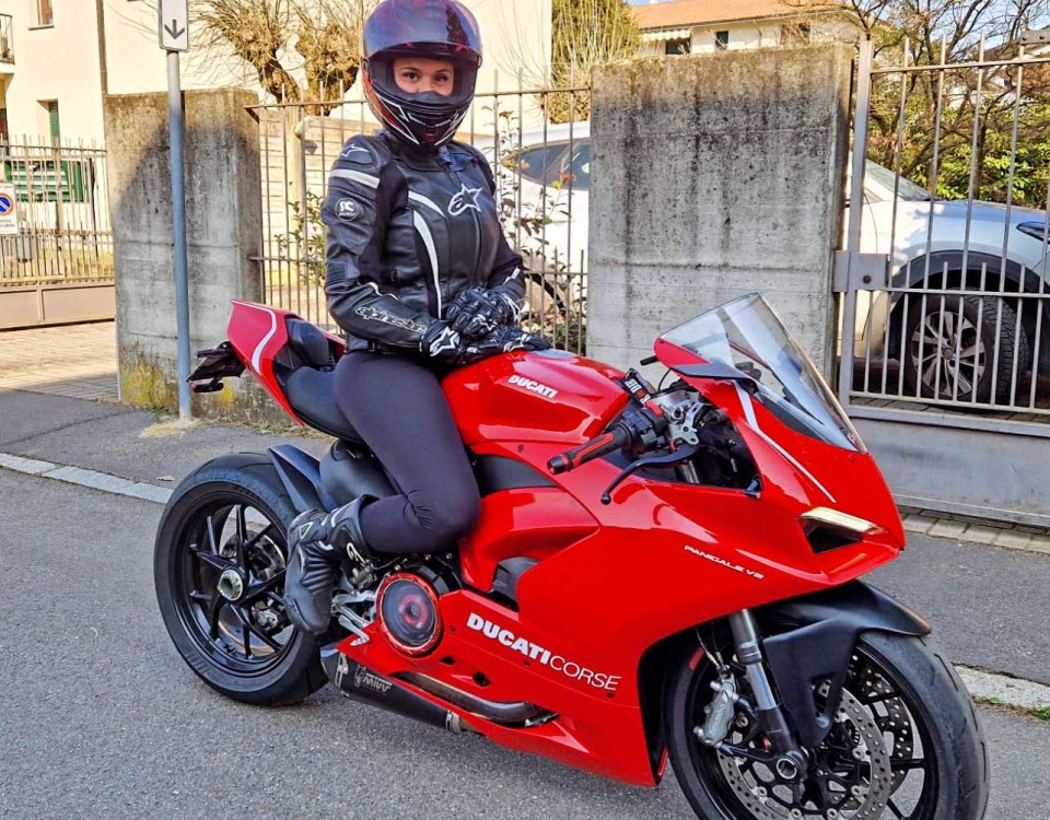Letizia_ragazze_in_moto