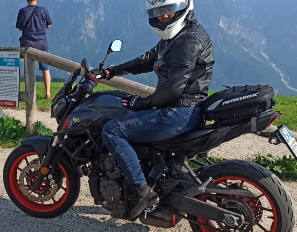 Monica_ragazze_in-moto