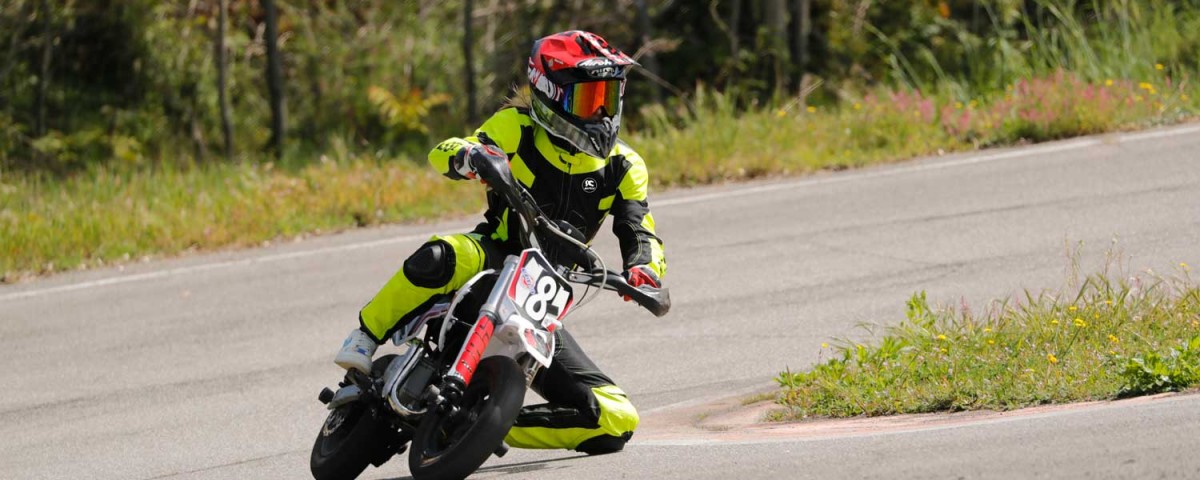claudia_ragazze_in-moto