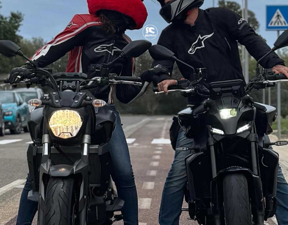 cristina_ragazze_in_moto