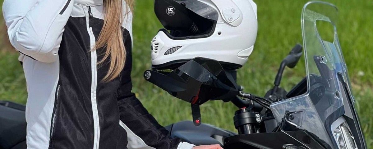 martina_ragazze-in_moto
