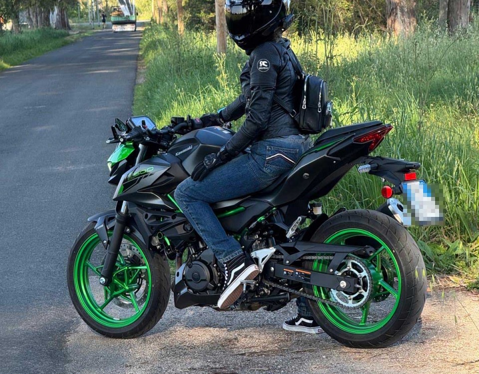 andrea_ragazze_in_moto