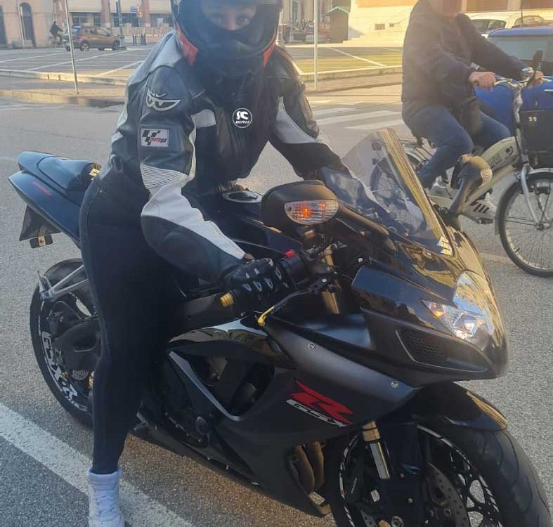 angelica_ragazze_in_moto-