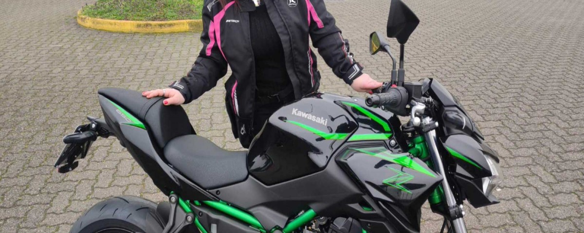 domenica_ragazze_in_moto