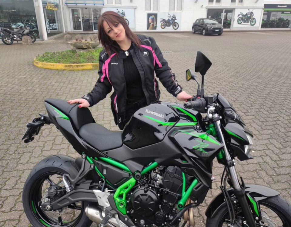 domenica_ragazze_in_moto