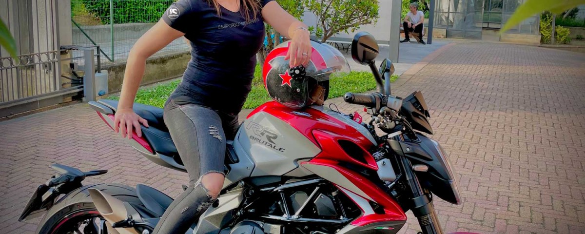 tania_ragazze_inMoto