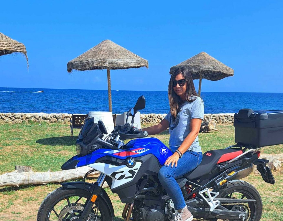 alma_ragazze_in_moto