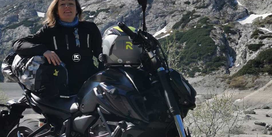 flavia_ragazze_in-moto