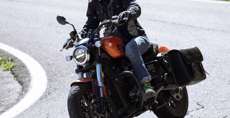 luisa_ragazze_in_moto