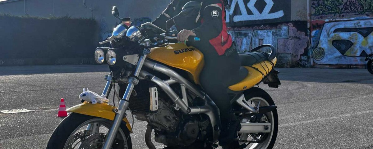 laura_ragazze_in_moto
