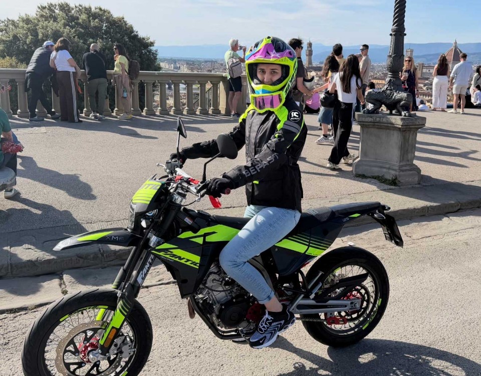 denise_ragazze_in_moto