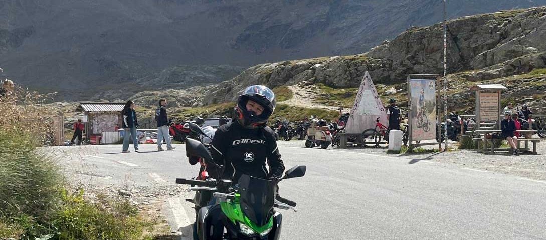 laura_ragazze_in_moto