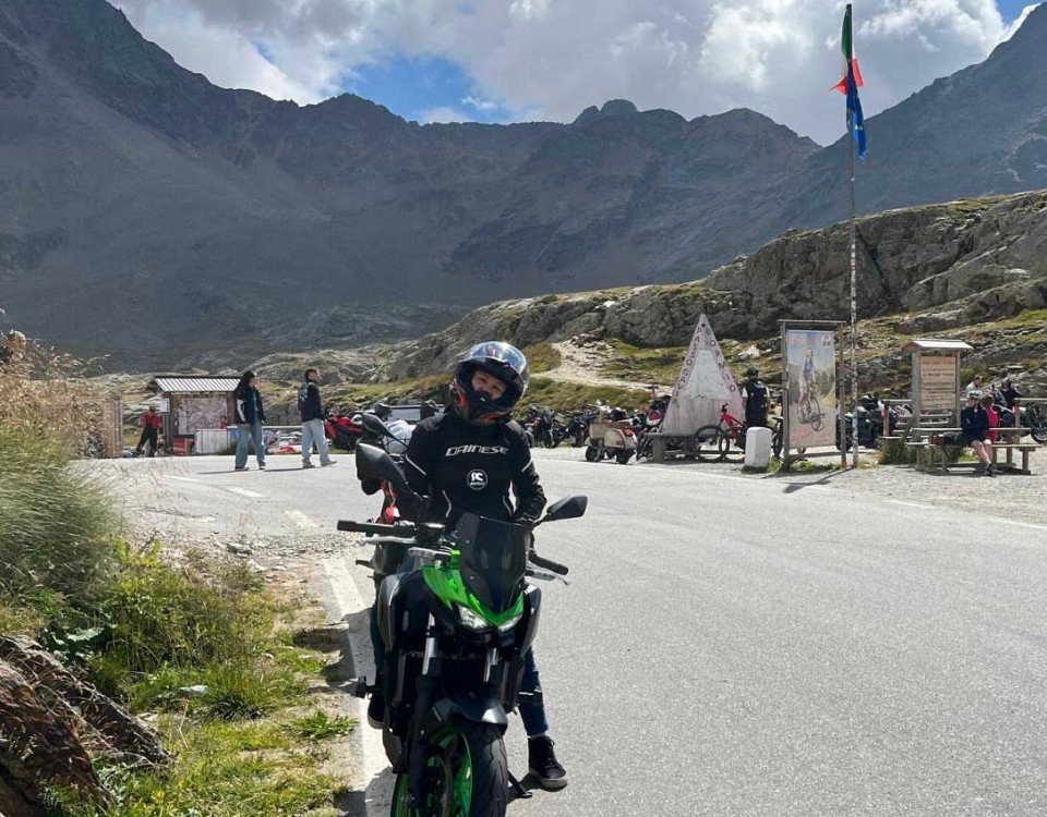 laura_ragazze_in_moto